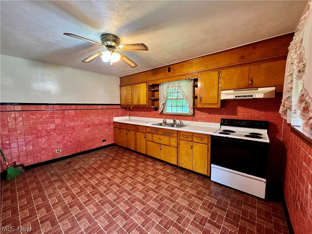 57200 New Cut Road Shadyside, OH 43947 - Photo 4 of 19 kitchen