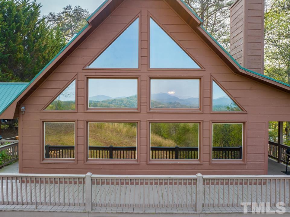 398 Pin Oak Ridge Murphy, NC 28906 - Photo 3 of 30 Gallery Image 3