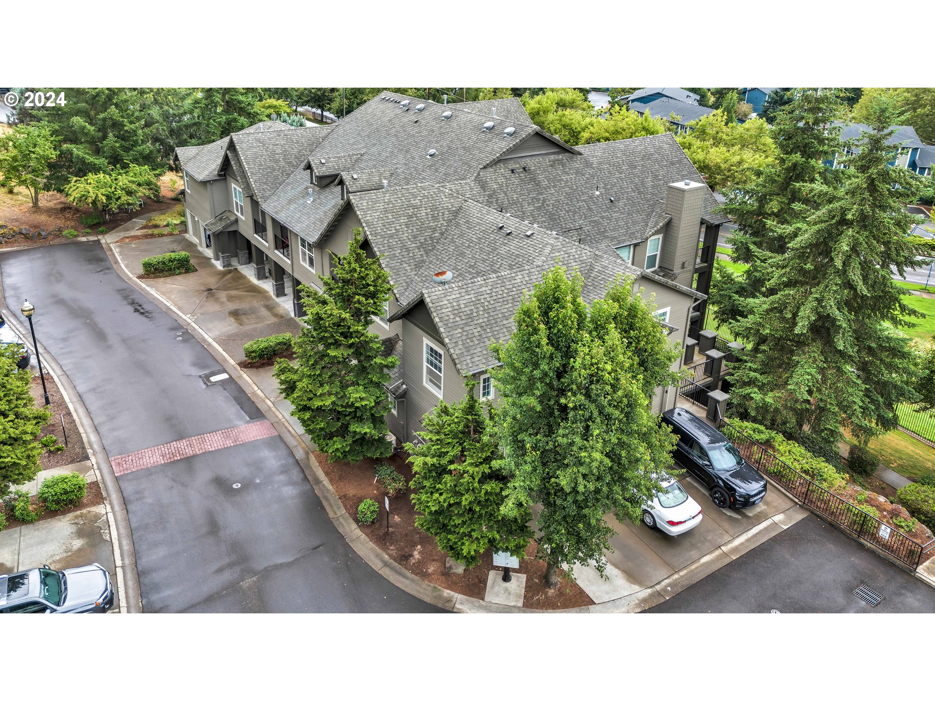 925 Springtree Lane West Linn, OR 97068 - Photo 2 of 24 an aerial view of a house with a yard