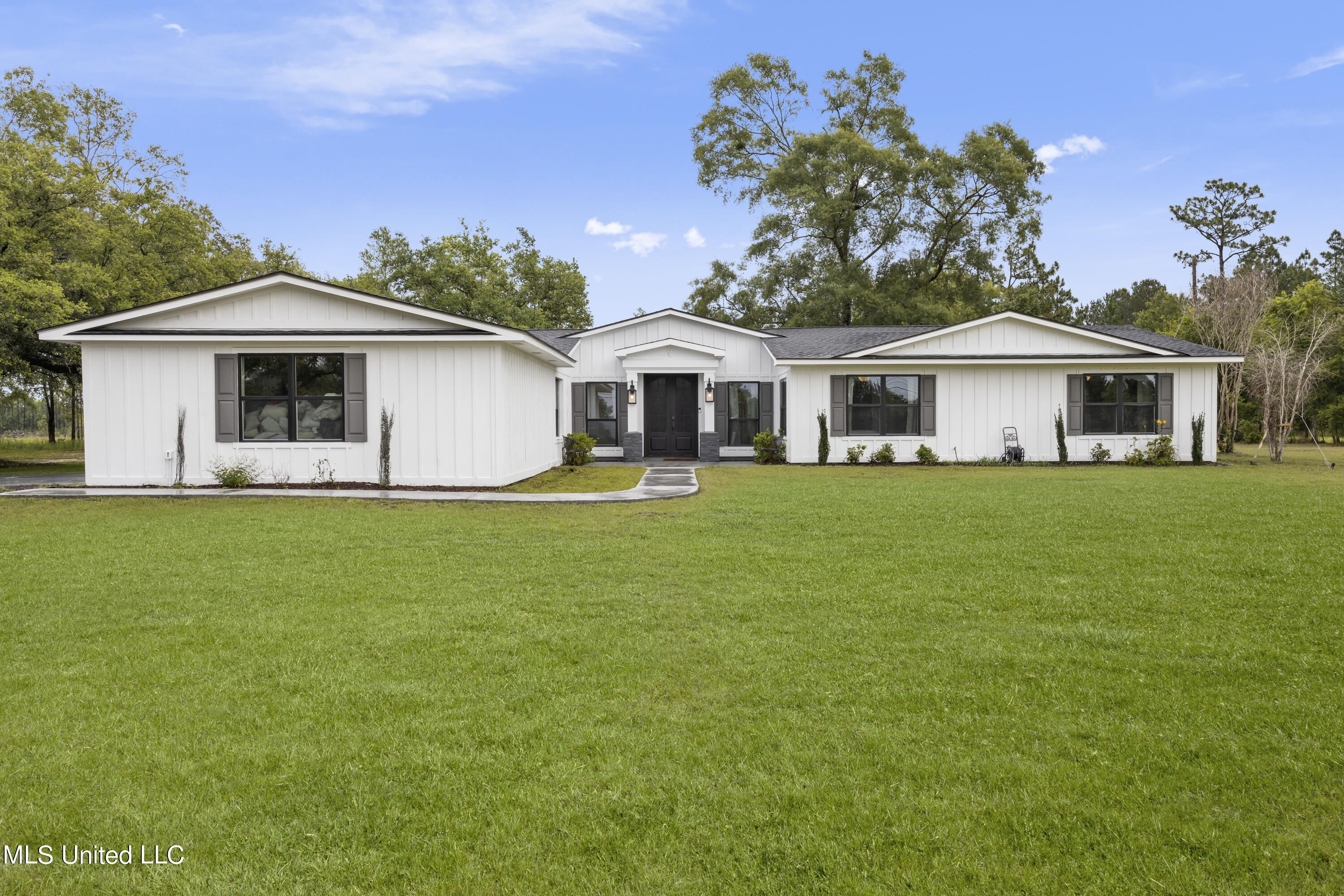 11222 Wolf River Road Gulfport, MS 39503 - Photo 1 of 35 001