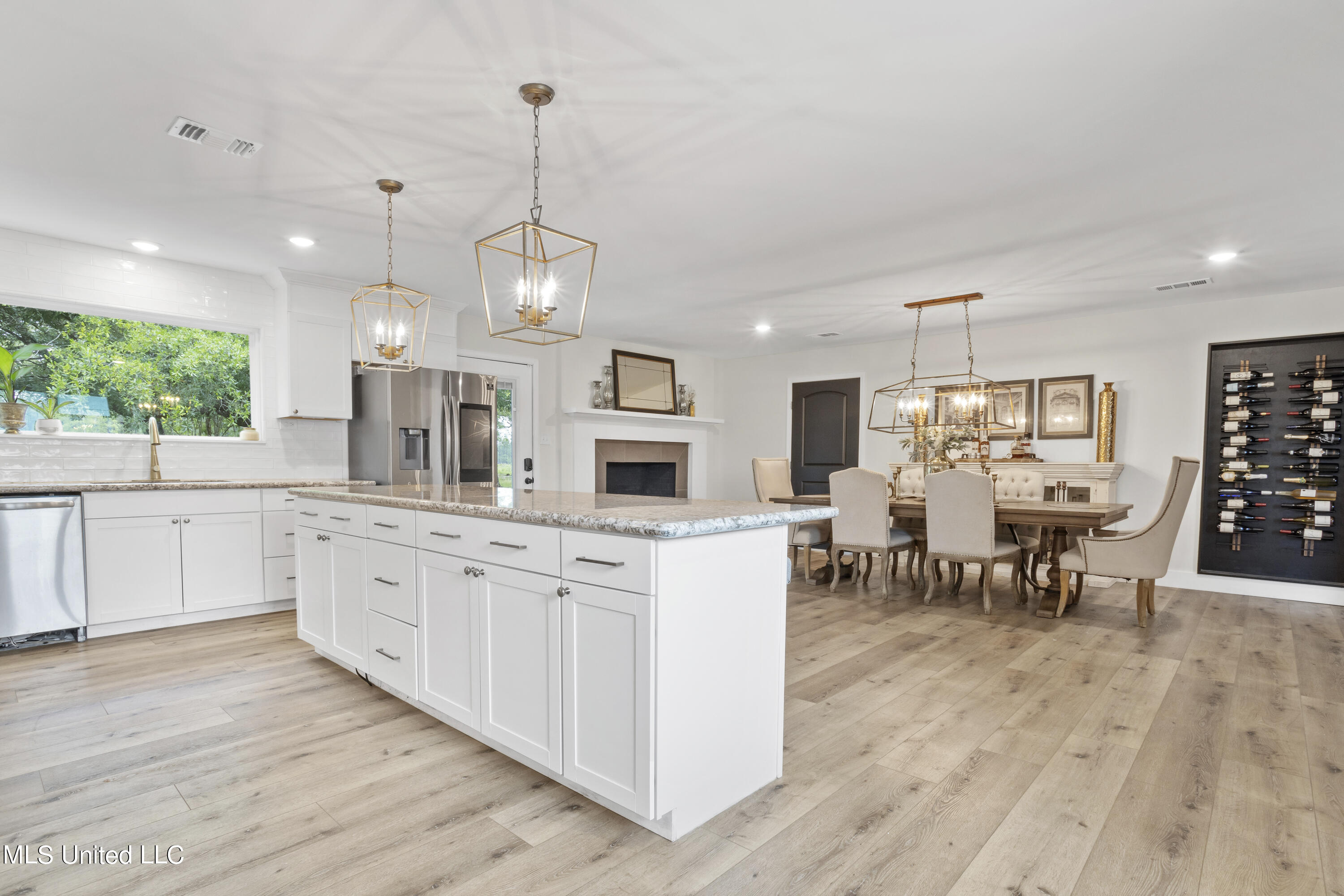 11222 Wolf River Road Gulfport, MS 39503 - Photo 18 of 35 023