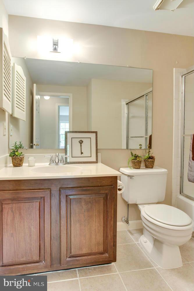 12719 Franklin Farm Road Herndon, VA 20171 - Photo 20 of 30 Bath