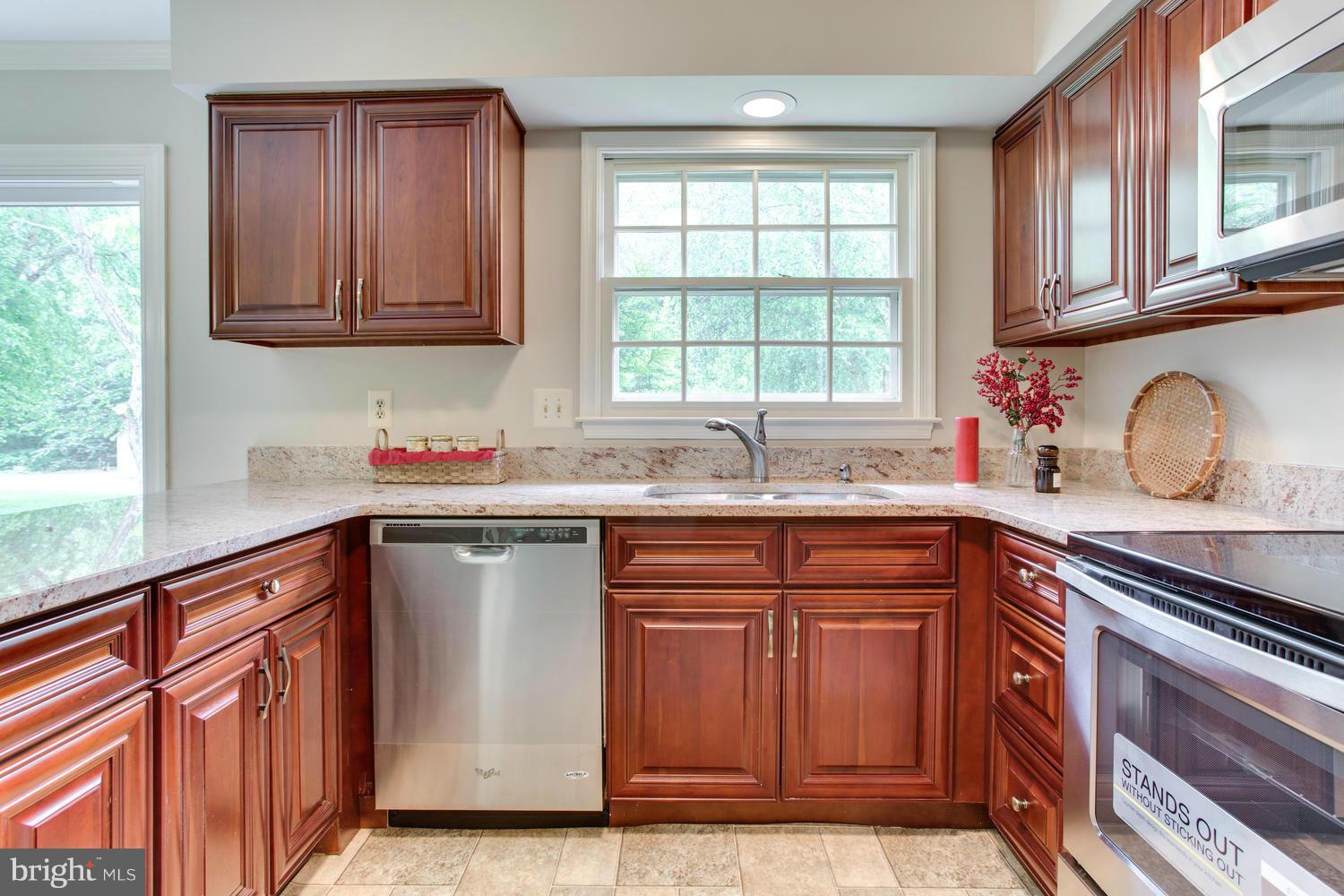 12719 Franklin Farm Road Herndon, VA 20171 - Photo 8 of 30 Kitchen