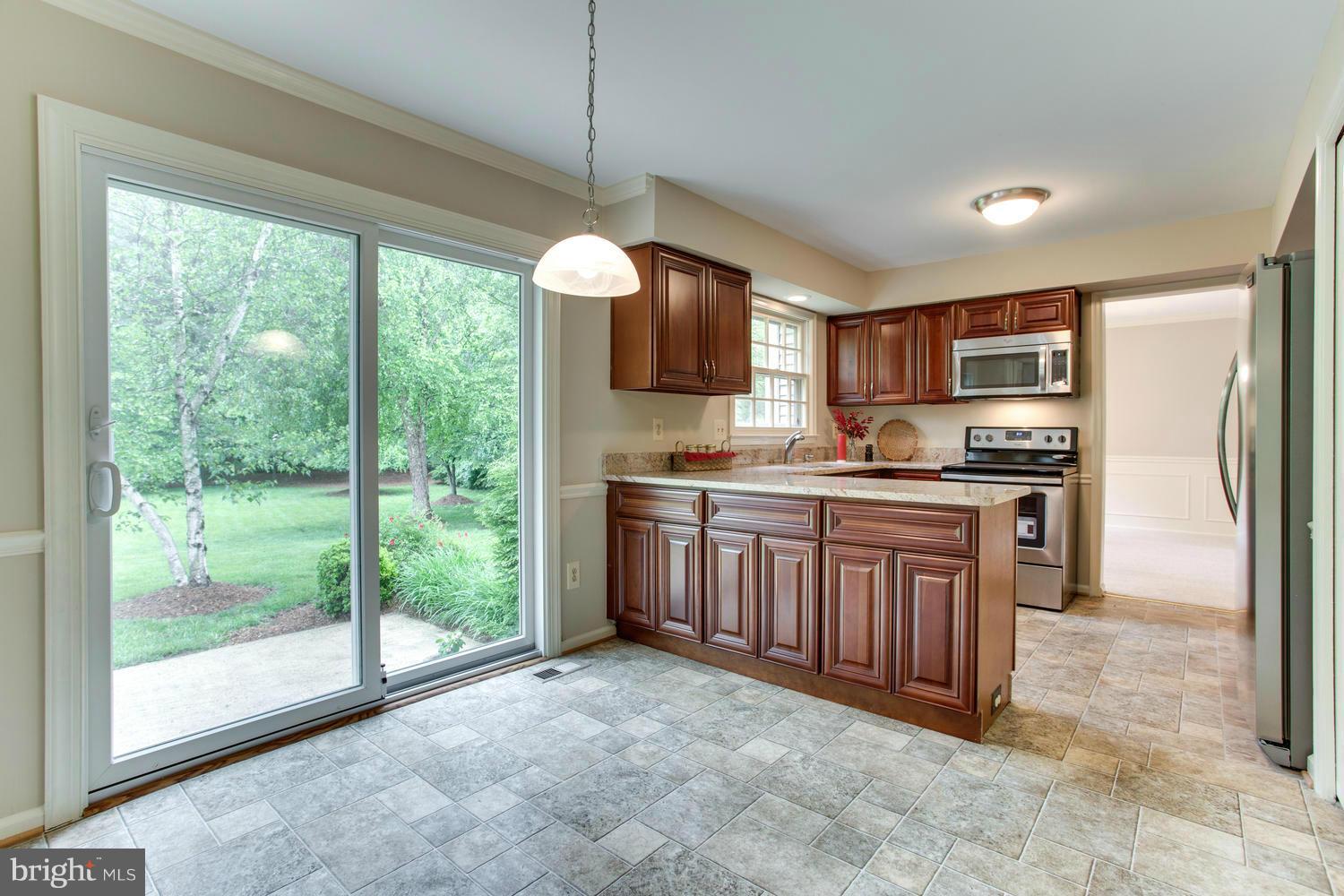 12719 Franklin Farm Road Herndon, VA 20171 - Photo 10 of 30 Kitchen