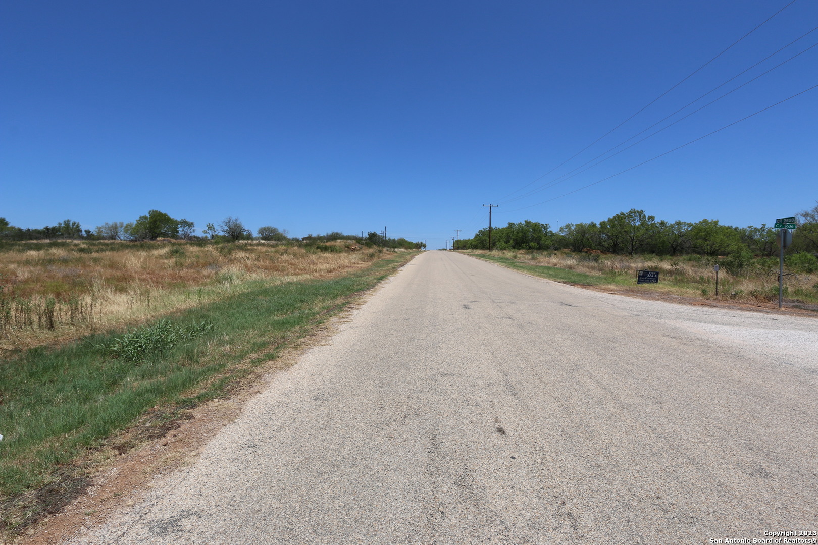 103 County Road 2638 Devine, TX 78016 - Photo 4 of 4