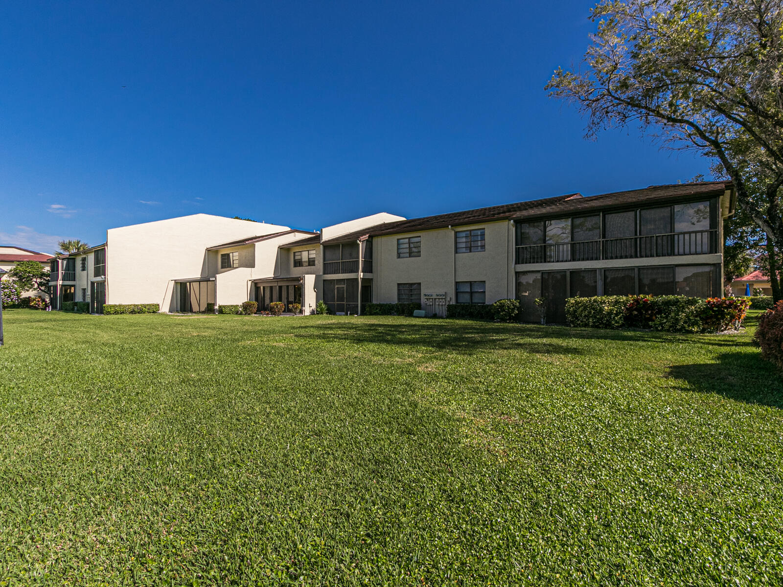 21203 Lago Circle, Unit 15E Boca Raton, FL 33433 - Photo 45 of 47 21203-12