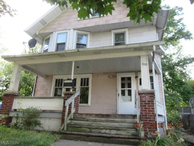 910 Berwin Street Akron, OH 44310 - Photo 1 of 13