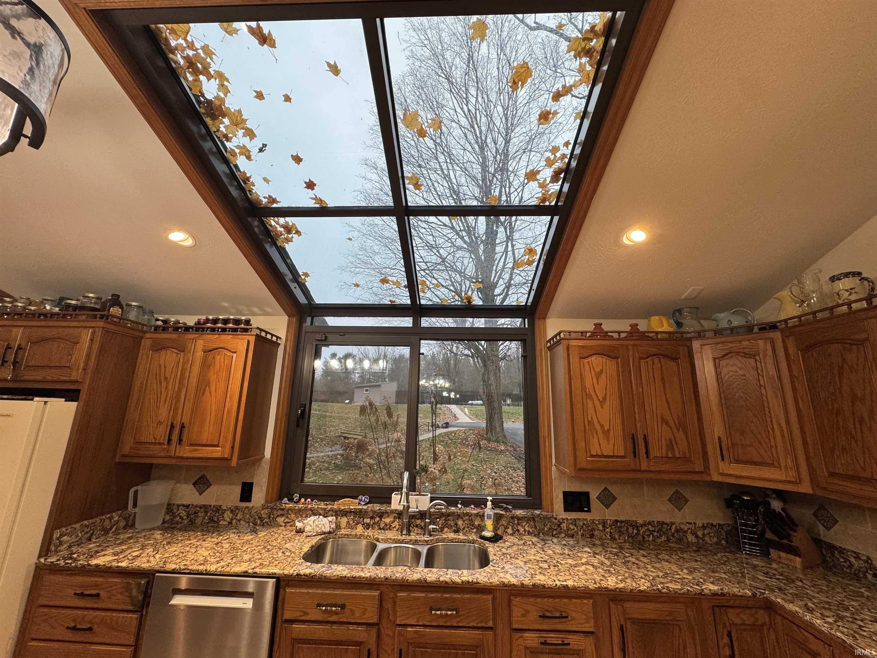66110 Oak Road Lakeville, IN 46536 - Photo 14 of 36