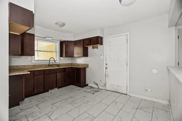 $120,000 | 1621 Ingrid Lane, Chicago Heights, IL 60411