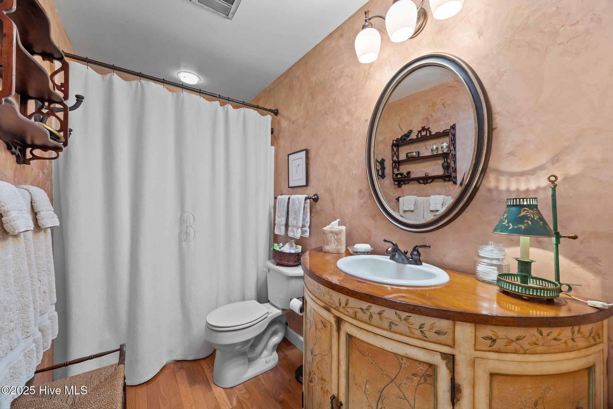 1874 Quail Ridge Road, Unit E Greenville, NC 27858 - Photo 19 of 55 Upstairs full bathroom.