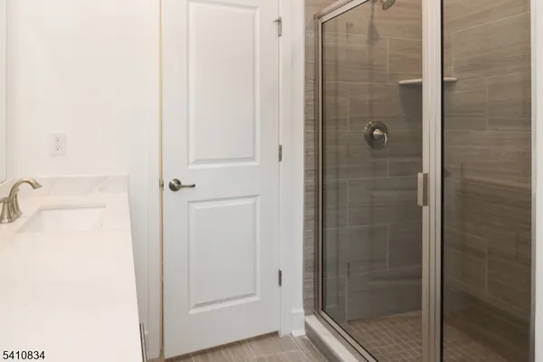 $4,300 | 71 Veterans Way, Morris Plains, NJ 07950