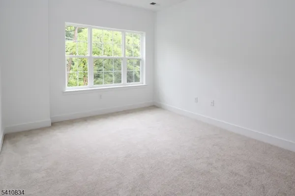 $4,300 | 71 Veterans Way, Morris Plains, NJ 07950