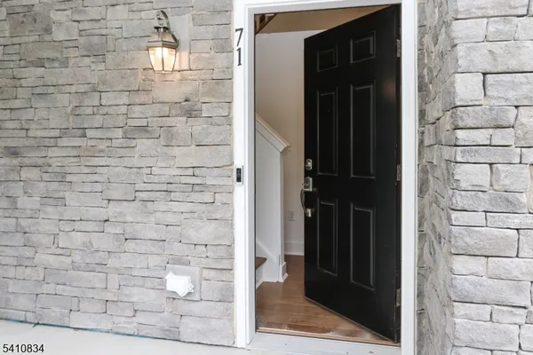 $4,300 | 71 Veterans Way, Morris Plains, NJ 07950