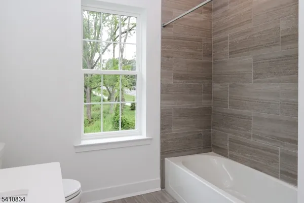 $4,300 | 71 Veterans Way, Morris Plains, NJ 07950