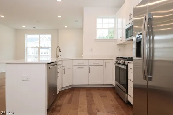 $4,300 | 71 Veterans Way, Morris Plains, NJ 07950