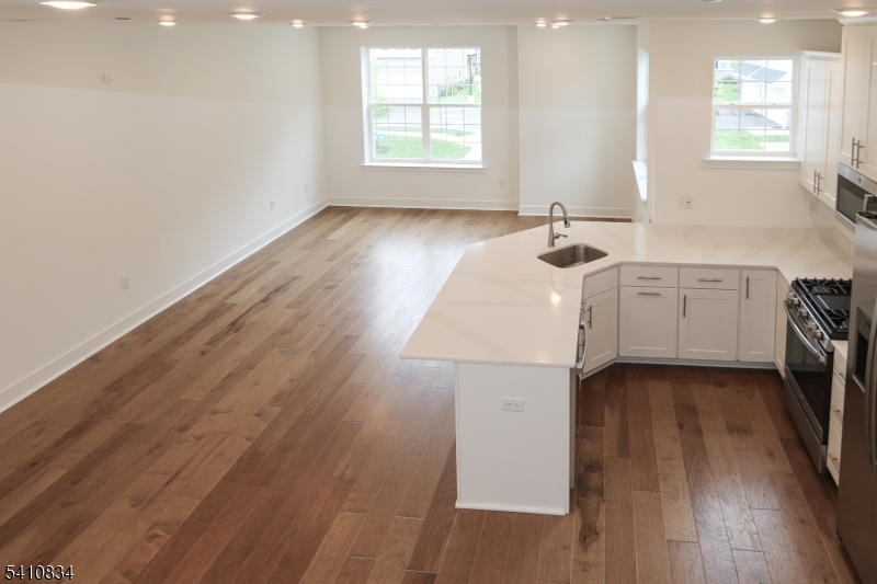 71 Veterans Way Morris Plains, NJ 07950 - Photo 6 of 23