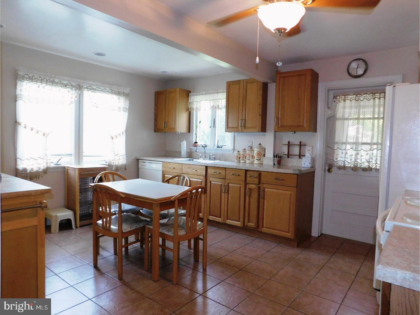 16 Ann Road Broomall, PA 19008 - Photo 9 of 25 Gallery Image 9