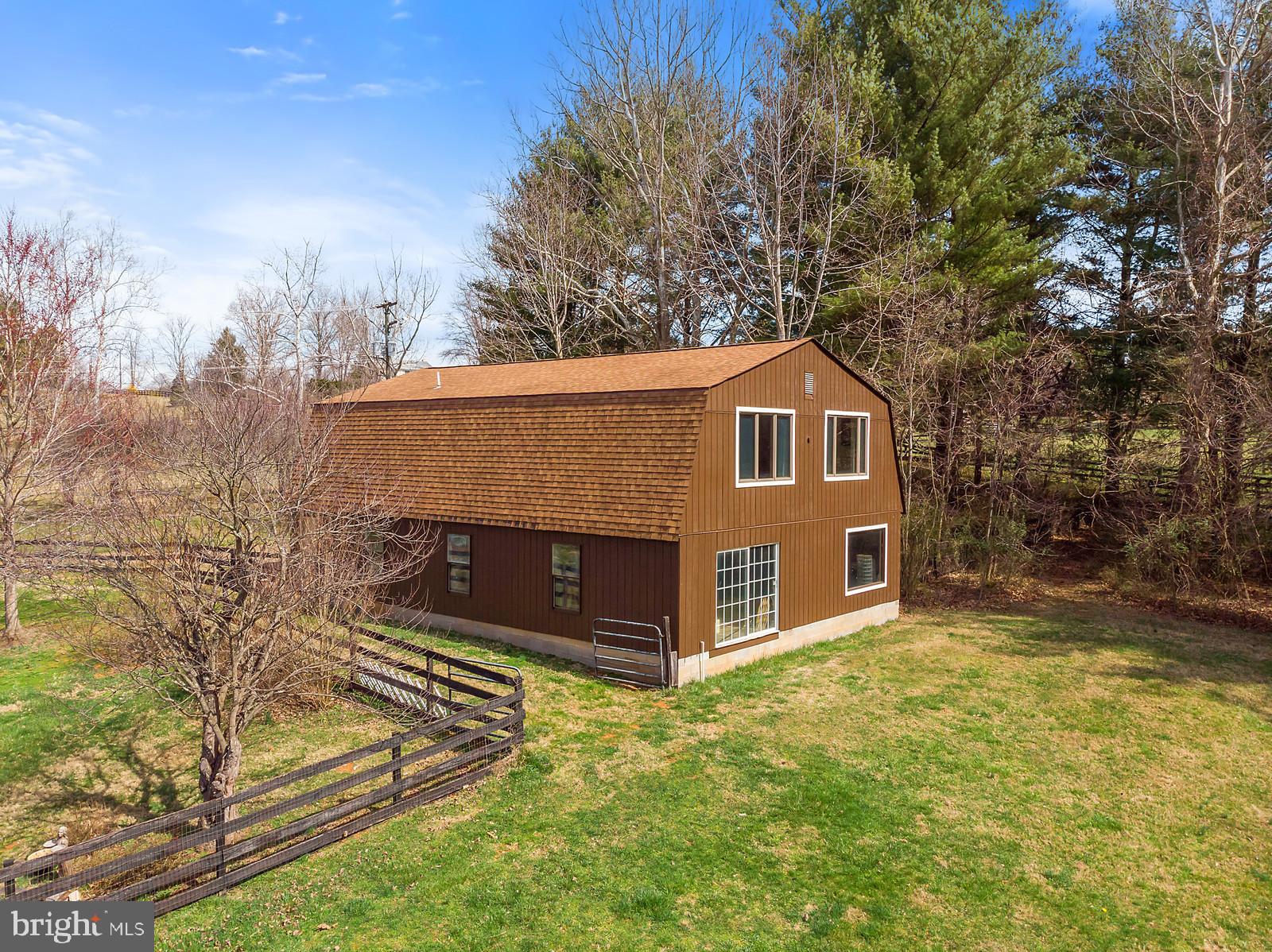 garage/barn