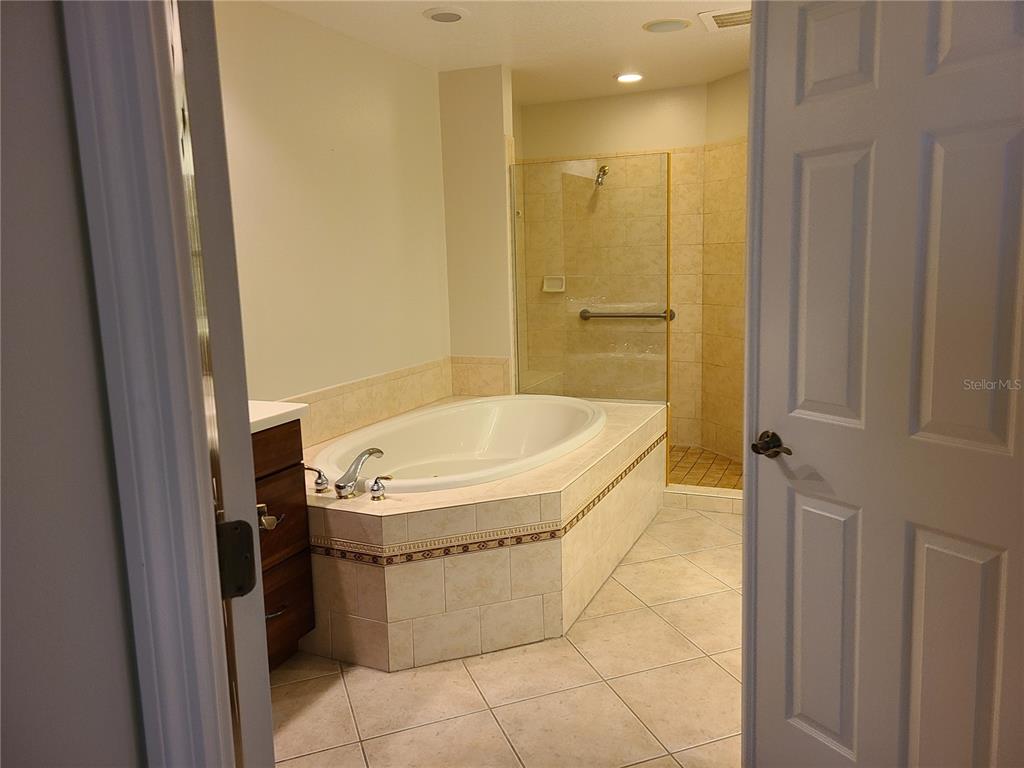 6474 Water Crest Way, Unit 401 Lakewood Ranch, FL 34202 - Photo 9 of 15