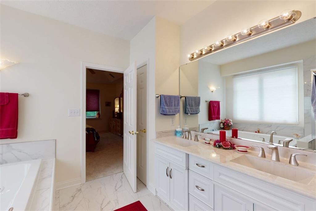 12295 Ridgeside Road Indianapolis, IN 46256 - Photo 25 of 55 Gallery Image 25