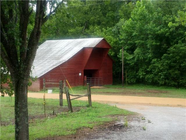 2835 Dunlap Road Duck River, TN 38454 - Photo 3 of 18 Barn across the street.