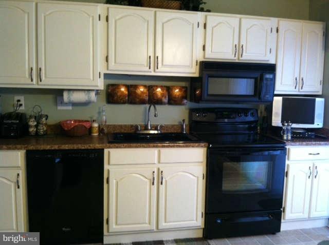 3514 Fox Ridge Road Waldorf, MD 20601 - Photo 10 of 23 Kitchen