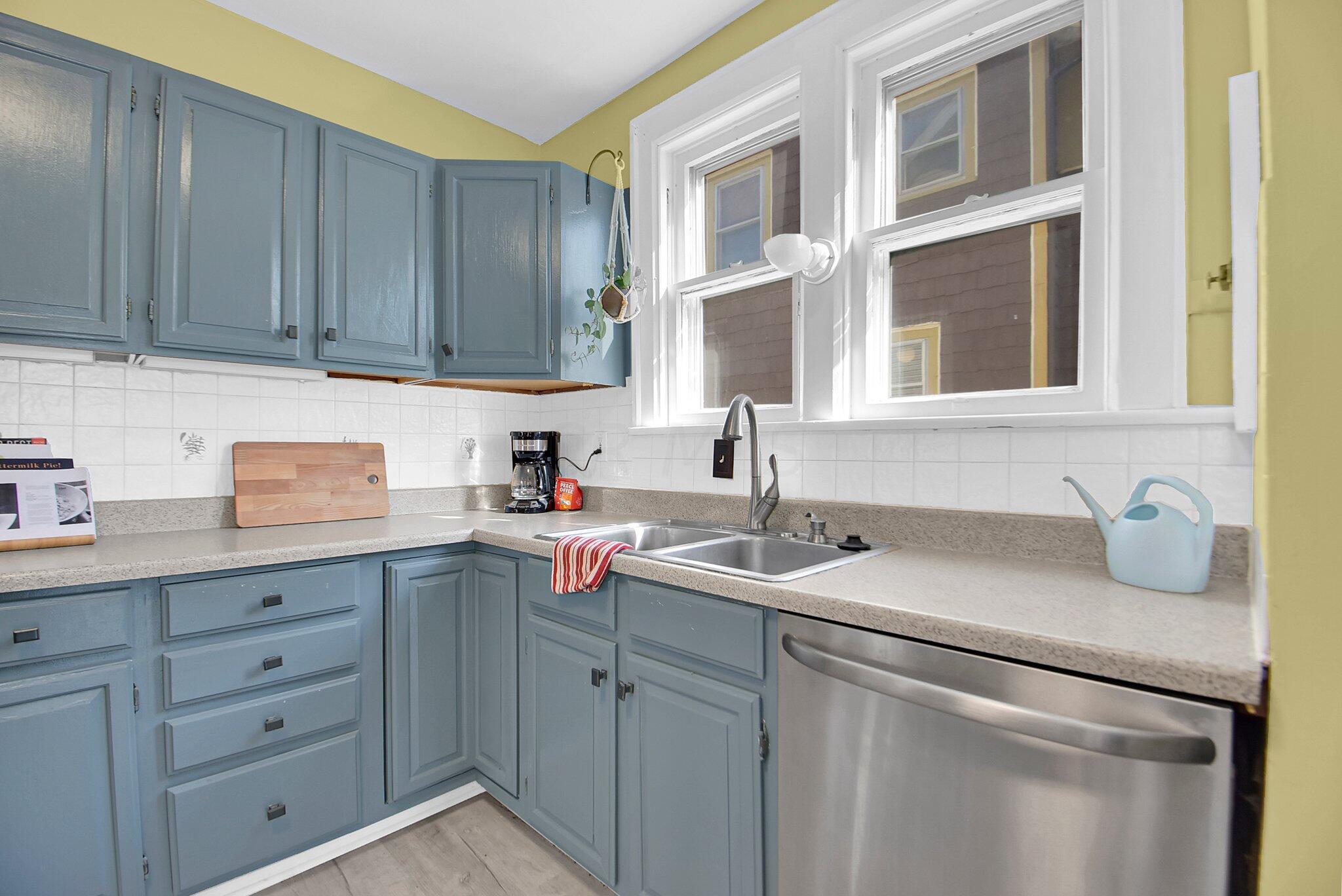 187 East Tulane Road Columbus, OH 43202 - Photo 12 of 34 Kitchen.