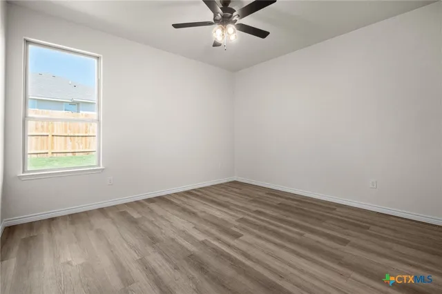 $399,999 | 126 Leon Lane, Kempner, TX 76539