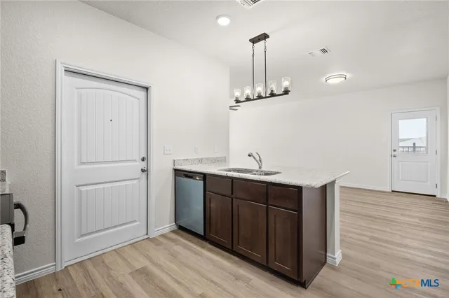 $399,999 | 126 Leon Lane, Kempner, TX 76539