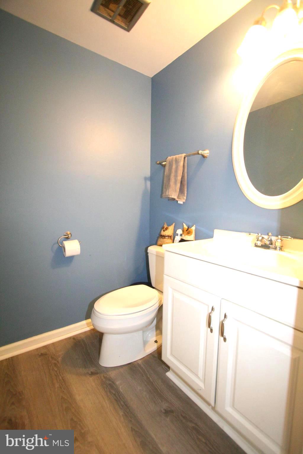 1624 Colonial Way Frederick, MD 21702 - Photo 6 of 16 Remodeled main level bath