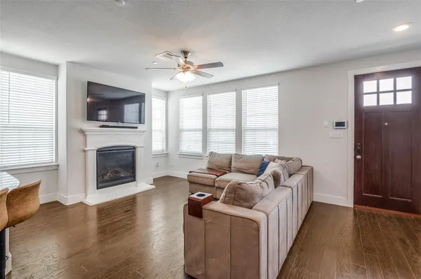 $2,900 | 2400 Magalia Lane, Lewisville, TX 75056