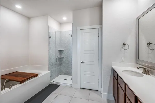 $2,900 | 2400 Magalia Lane, Lewisville, TX 75056