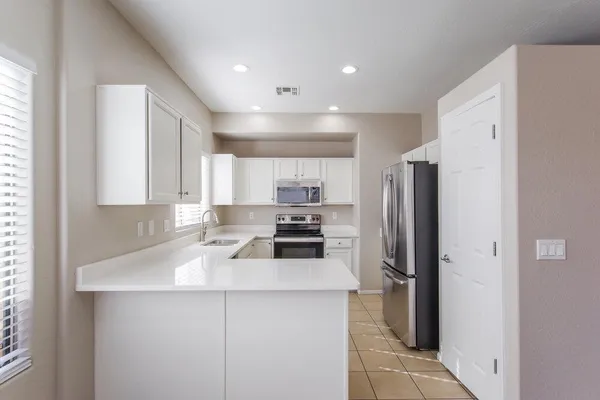 $2,300 | 2189 South 88th Avenue, Tolleson, AZ 85353