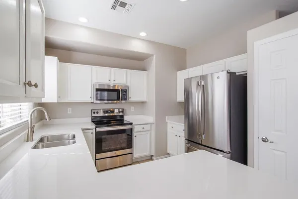 $2,300 | 2189 South 88th Avenue, Tolleson, AZ 85353