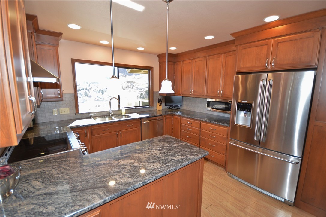 2410 Riter Street Wenatchee, WA 98801 - Photo 10 of 25 Gallery Image 10