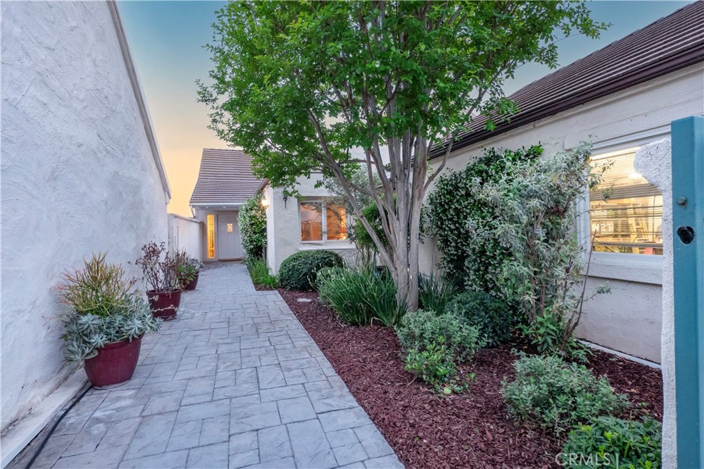 1804 Prince Albert Drive Riverside, CA 92507 - Photo 5 of 65