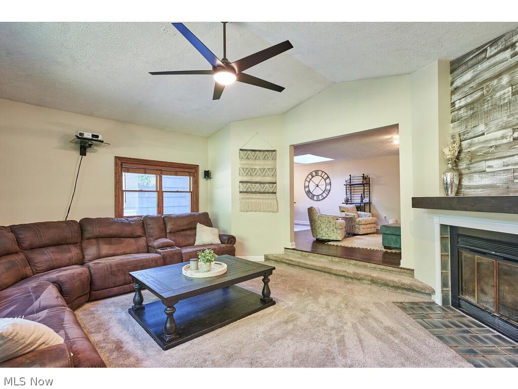 837 Brunsdorph Road Fairlawn, OH 44333 - Photo 3 of 35 Family room