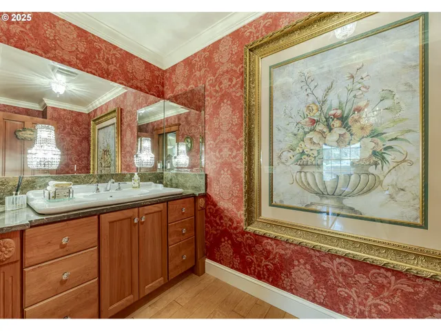 $1,995,000 | 45871 Goodpasture Road, Vida, OR 97488