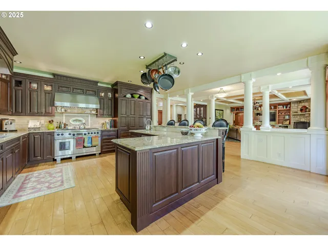 $1,995,000 | 45871 Goodpasture Road, Vida, OR 97488