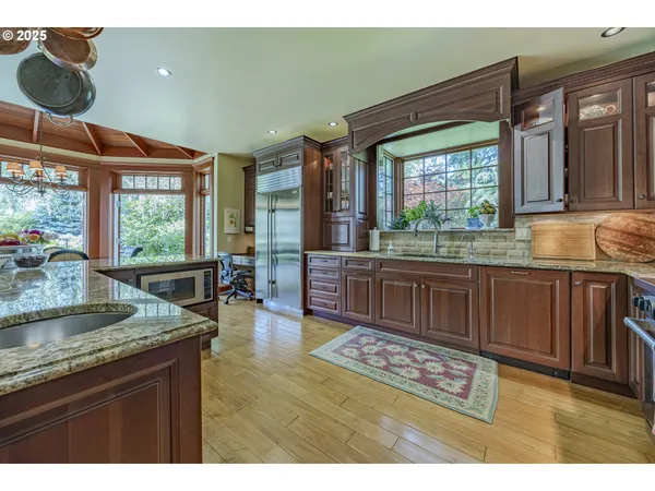$1,995,000 | 45871 Goodpasture Road, Vida, OR 97488