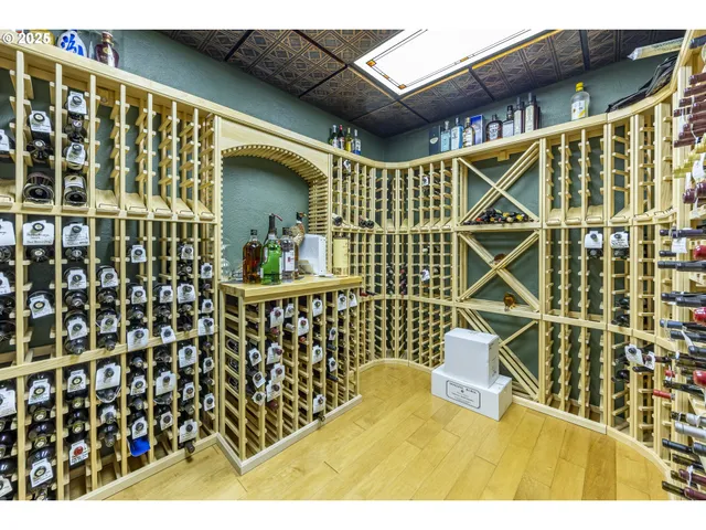 $1,995,000 | 45871 Goodpasture Road, Vida, OR 97488