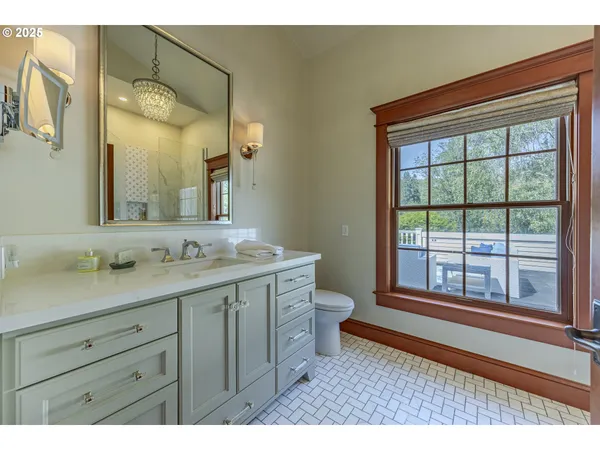 $1,995,000 | 45871 Goodpasture Road, Vida, OR 97488