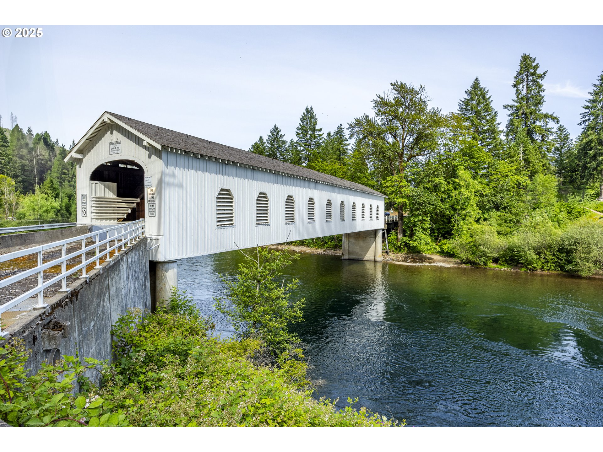 45871 Goodpasture Road Vida, OR 97488 - Photo 4 of 48