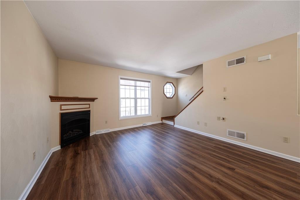 531 Reed Court Jeannette, PA 15644 - Photo 3 of 15