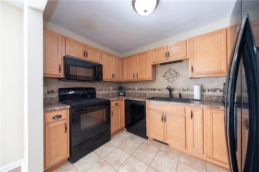 531 Reed Court Jeannette, PA 15644 - Photo 6 of 15