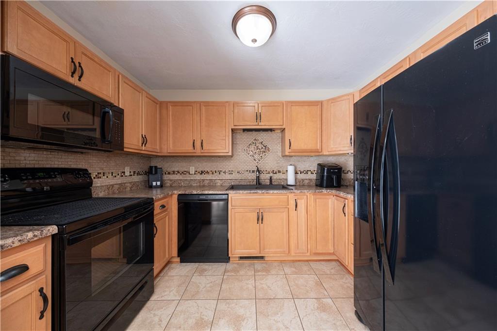 531 Reed Court Jeannette, PA 15644 - Photo 7 of 15