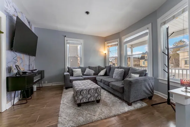 $355,000 | 483 Barrett Street, Elgin, IL 60120