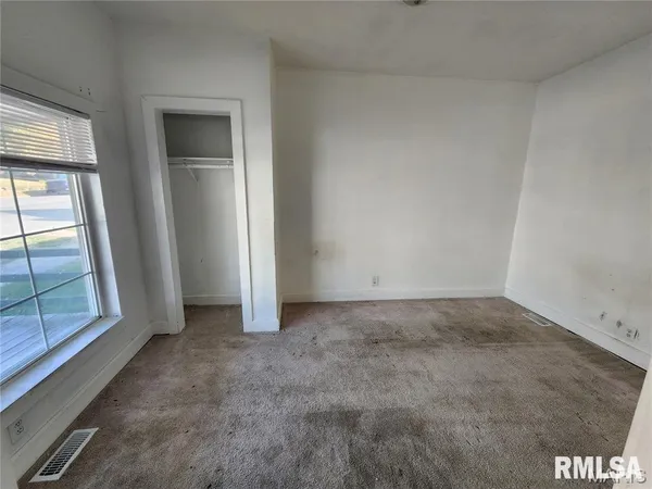 $40,000 | 2025 Broadway, Hannibal, MO 63401