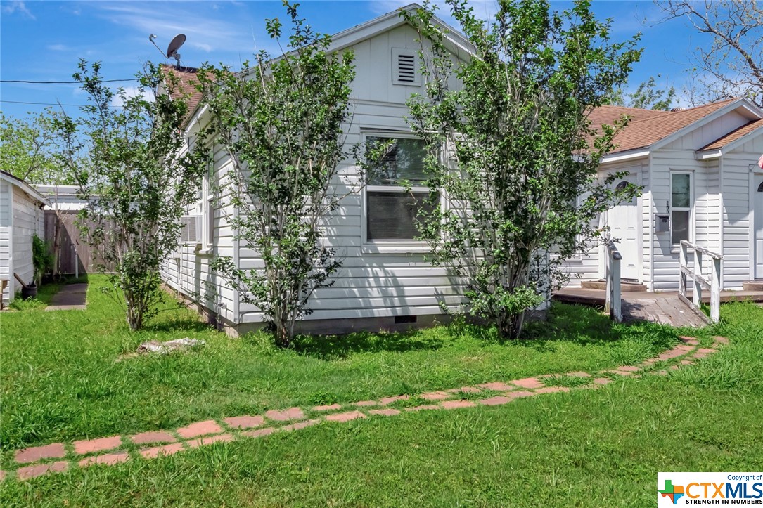 1005 Mac Arthur Street Victoria, TX 77901 - Photo 3 of 38