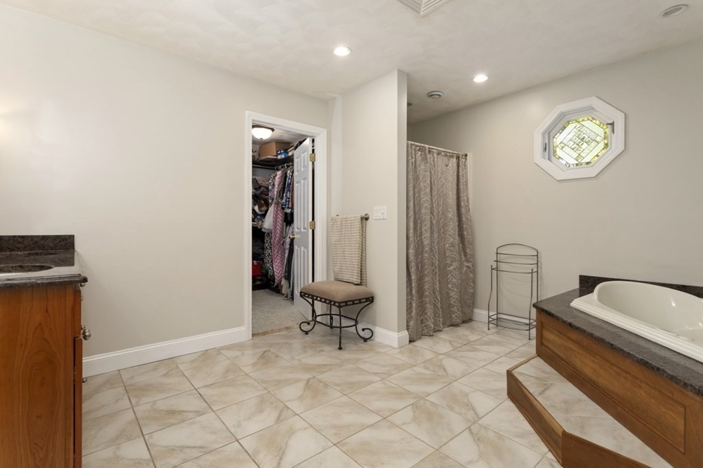 44 Pillings Pond Road Lynnfield, MA 01940 - Photo 20 of 42 Gallery Image 20